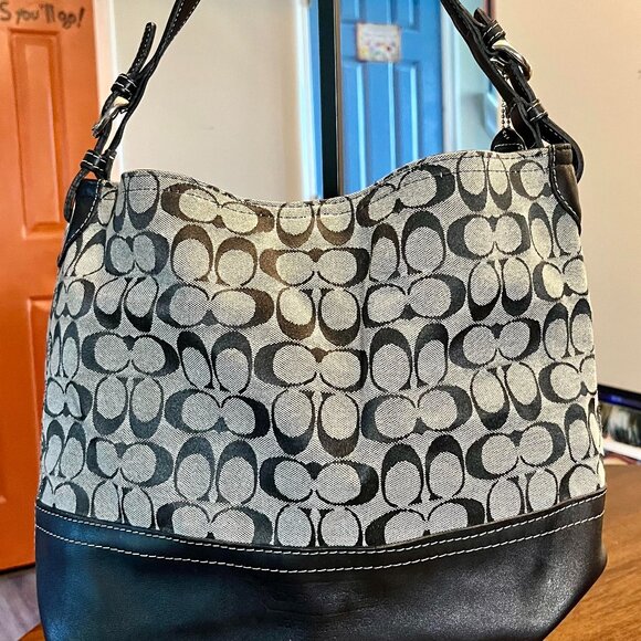 COACH Signature Canvas Shoulder Bag Black/Grey - Picture 1 of 8